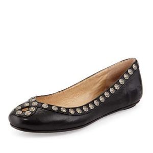 frye leather flats